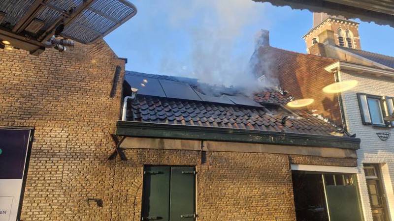 Brand achterkant gebouw 